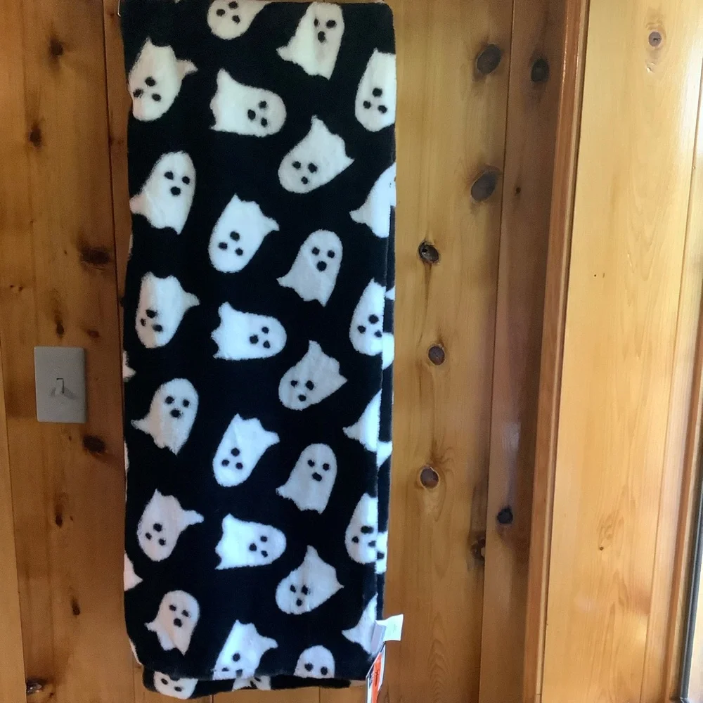 STOREHOUSE 50×70 Faux Fur Ghost Throw